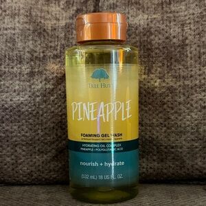 New Tree Hut Pineapple Foaming Gel Wash